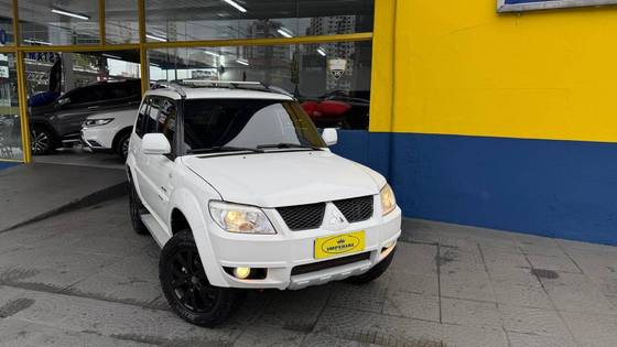 MITSUBISHI PAJERO TR4 2.0 4X4 16V 140CV FLEX 4P AUTOMÁTICO MITSUBISHI PAJERO TR4 2.0 4X4 16V 140CV FLEX 4P AUTOMÁTICO